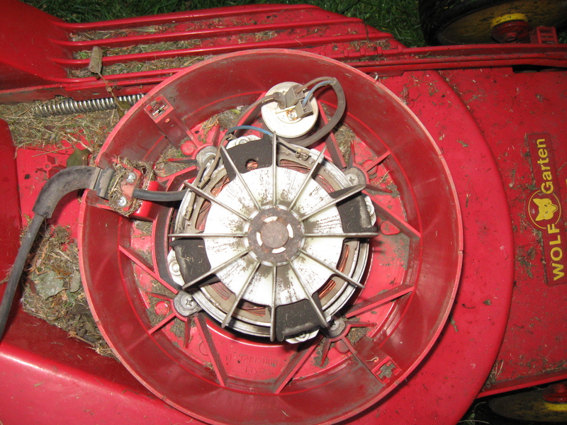 Honda grasmaaier witte rook
