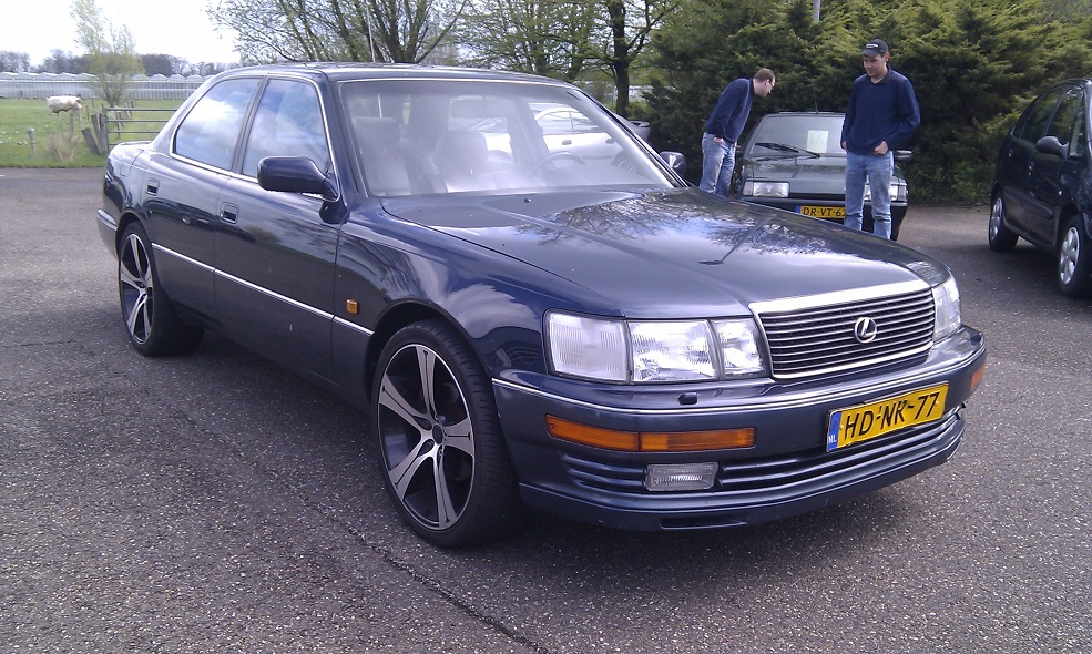 lexus%20ls400d.jpg