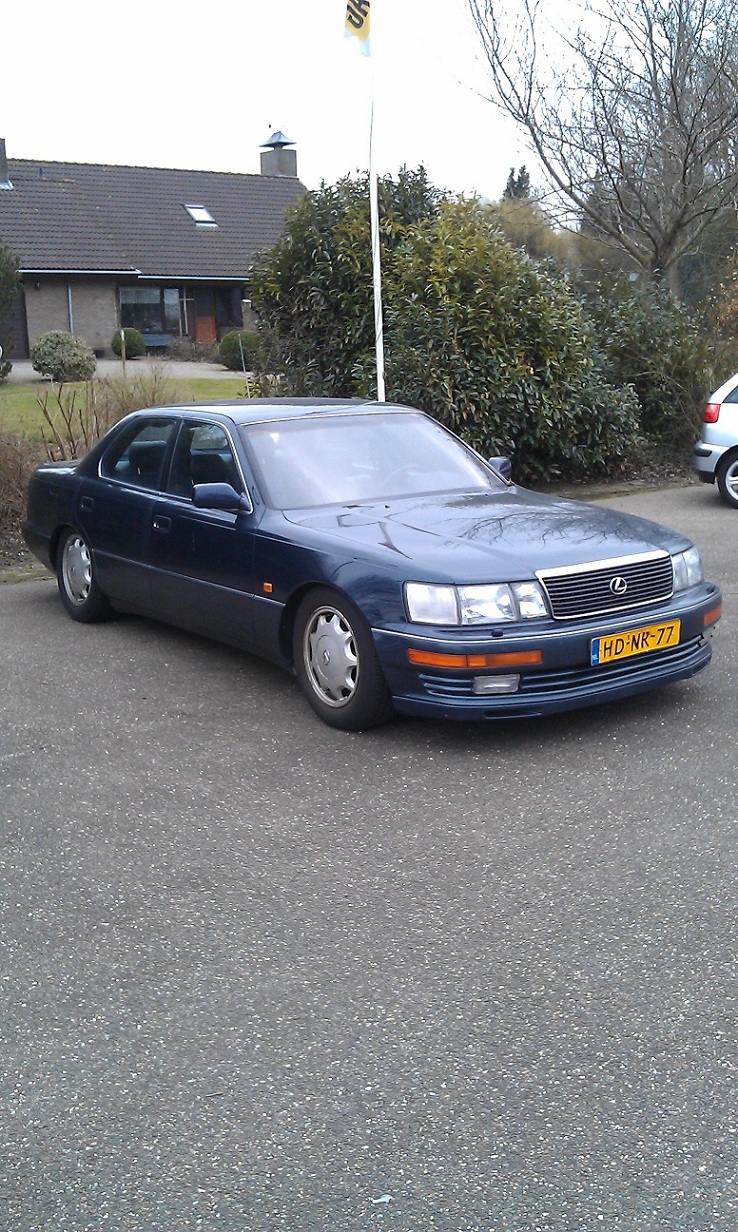 lexus2.jpg