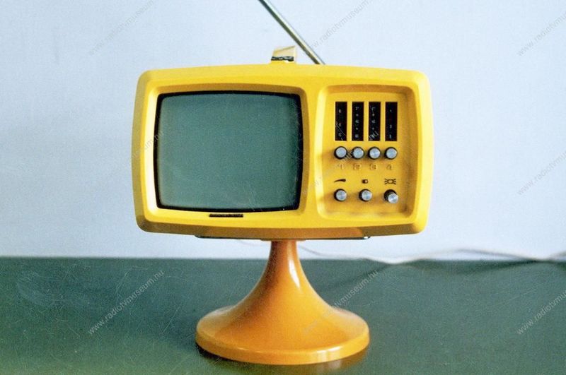 Leeg de prullenbak Cursus kook een maaltijd Hulp bij ombouw retro TV uit '77 - Forum - Circuits Online Leeg de prullenbak Cursus kook een maaltijd Hulp bij ombouw retro TV uit '77 - Forum - Circuits Online