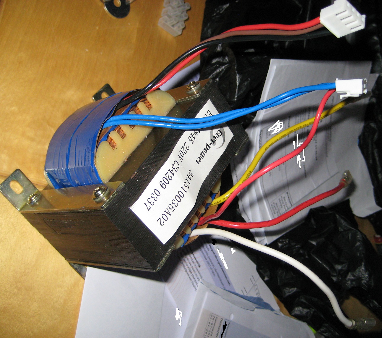 Onbekende trafo uit UPS Forum Circuits Online Onbekende trafo uit UPS Forum Circuits Online
