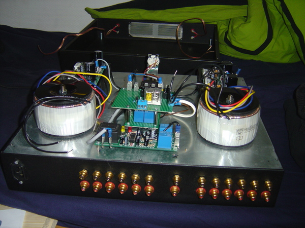 http://www.uploadarchief.net/files/download/achter%20onder.jpg