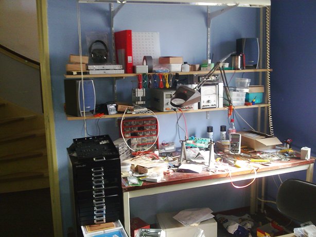 http://www.uploadarchief.net/files/download/afb0064.jpg