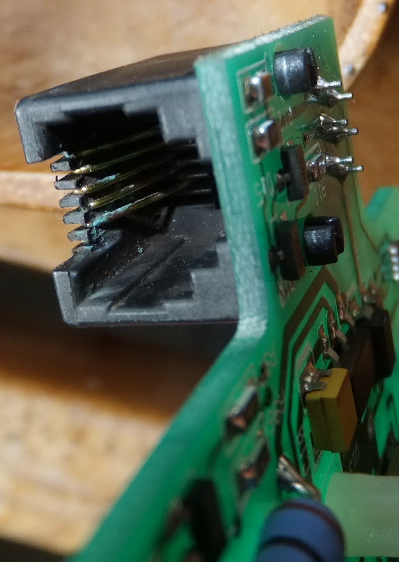 http://www.uploadarchief.net/files/download/connector%206%20pinnen%20maairobot%20(2).jpg