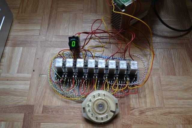 http://www.uploadarchief.net/files/download/counterdial.jpg