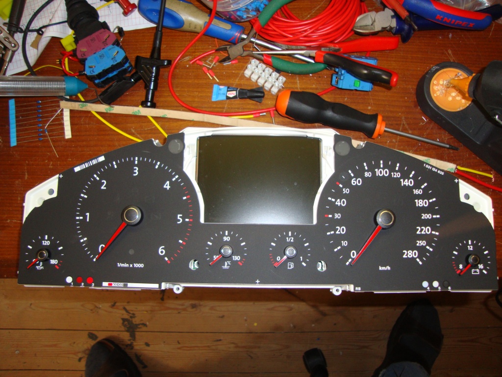 Как снять приборную панель туарег DIY: Touareg dashboard illumination color change Club Touareg Forum