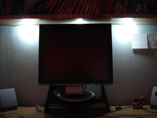 http://www.uploadarchief.net/files/download/dsc02714.jpg