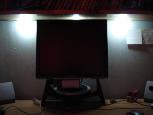 http://www.uploadarchief.net/files/download/dsc02715.jpg