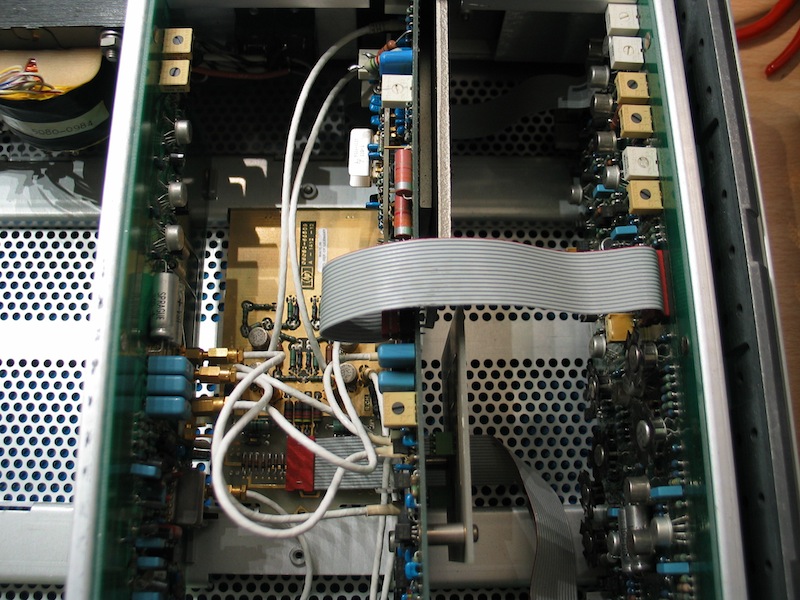 http://www.uploadarchief.net/files/download/hp8082a-inside_2.jpg