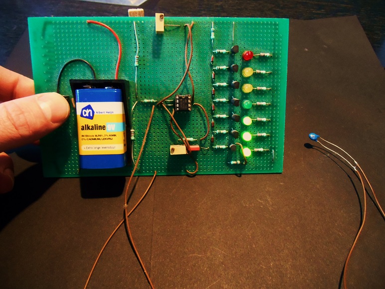 http://www.uploadarchief.net/files/download/led-thermometer.jpg