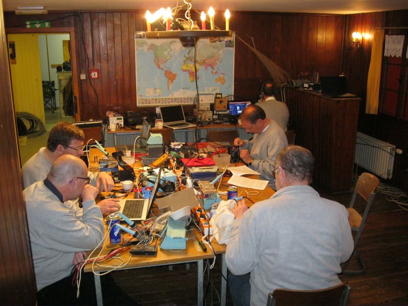 http://www.uploadarchief.net/files/download/pi4raz-6.jpg