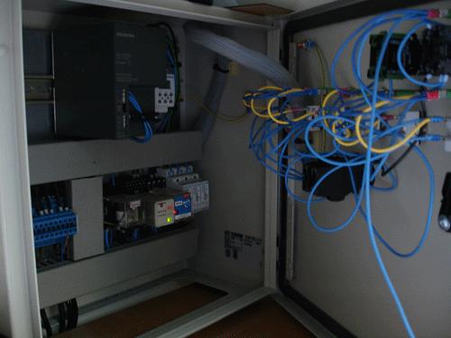 http://www.uploadarchief.net/files/download/schak_kast_bin.jpg